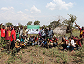 アフリカゾウ獣害への持続可能な対策：農民・学生協働の養蜂箱